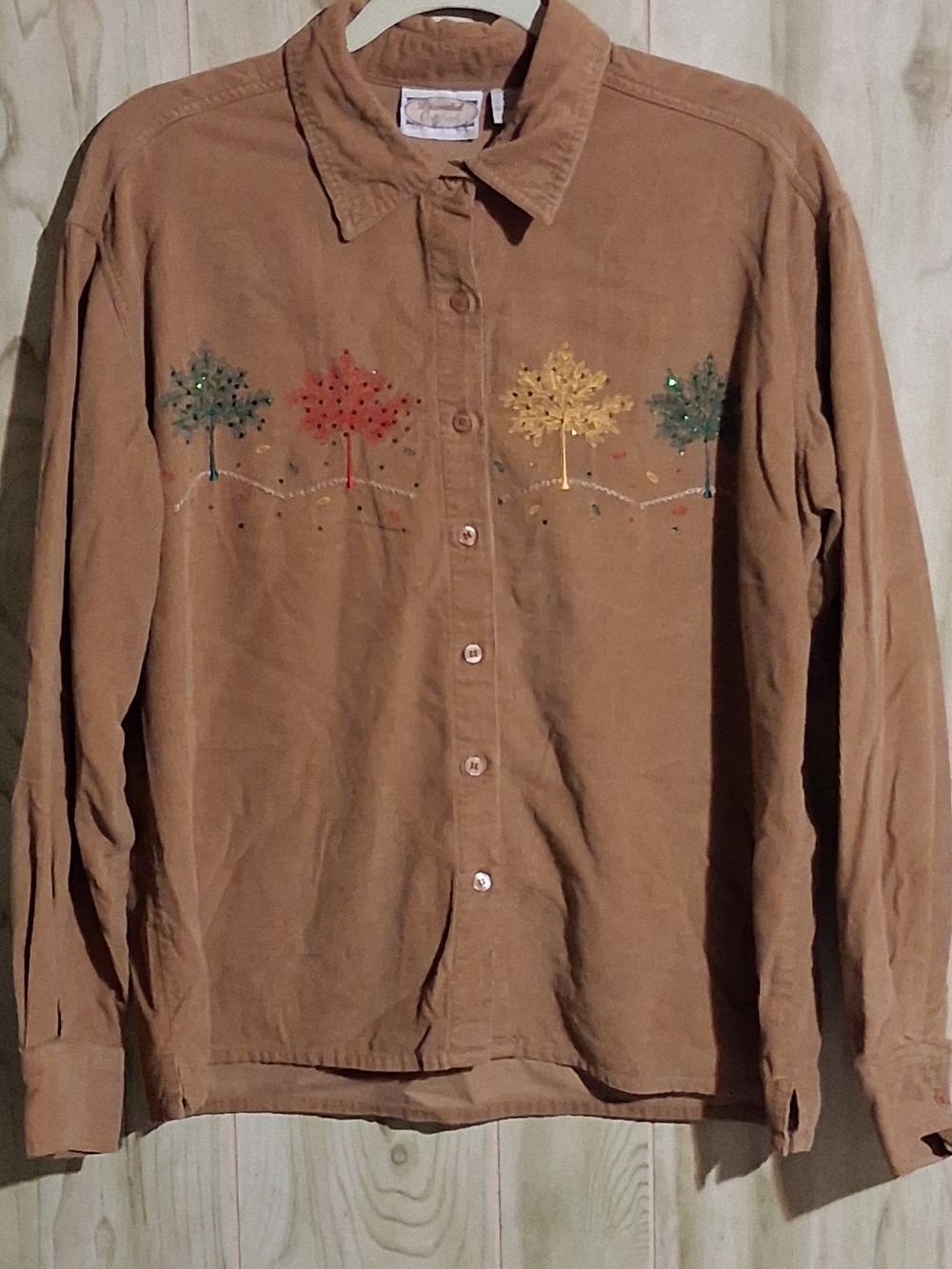 Decorated Originals Women's Tan Embroidered Tree Button-Front Shirt Size M